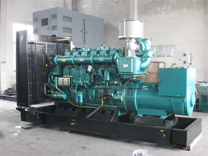 大埔200KW 柴油发电机的油耗是多少？