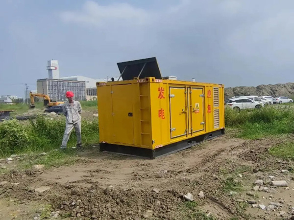 大埔200KW柴油发电机机组每小时的油耗量受哪些因素影响？