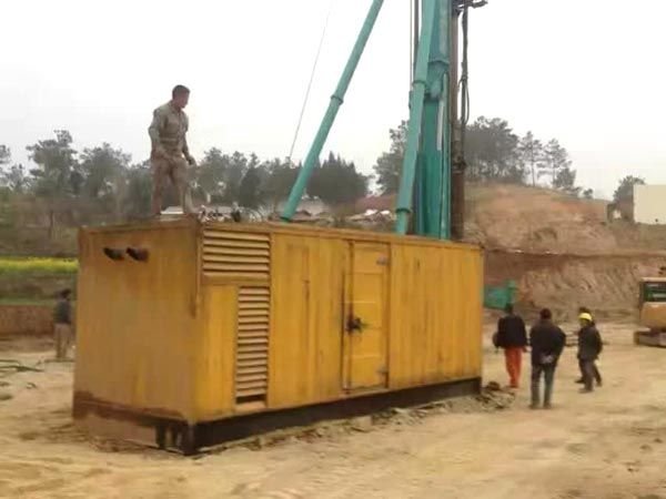 大埔如何判断水冷式机油散热器密封件是否需要更换？